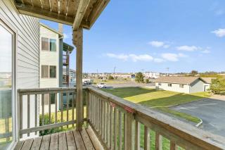 Pet-Friendly Family Fireplace and Kitchen Suite for 8 - Pool and Hot Tub - 6