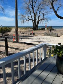 The Family Anchor Beach House at Sodus Point - 4