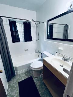 Stay 10 mins to Downtown Airport - 8