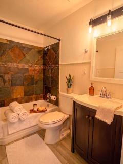 Westview Oasis - Houston 2BD 1BA with Huge Backyard - 9