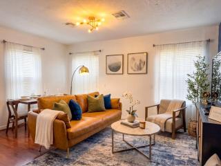 Westview Oasis - Houston 2BD 1BA with Huge Backyard - 7