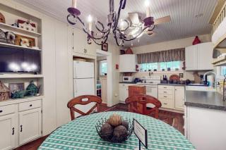 Pine Retreat Cottage - 2