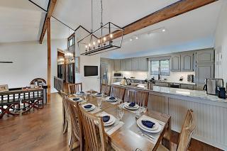 Young's Mountain Hideaway - 4