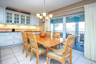 Sanibel Arms West M6 - 4