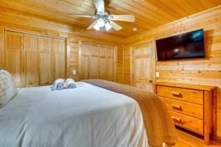 Creekside Smokies Log Cabin w/ Hot Tub & Game Room - 2