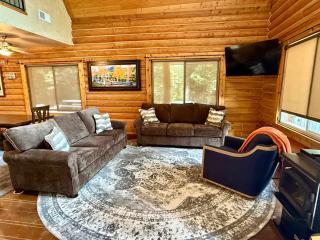 Evy's Family Ranch Cabin Secluded - 8