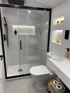 Habitación Buhardilla con Baño Privado y Acceso Autónomo , ideal para Descansar - 1