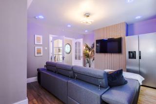 3 bed house Driveway Workspace Sleeps 7 - 4