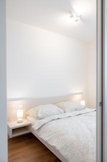 Castle Hill 2 Bedroom Apartment Free Parking - 8