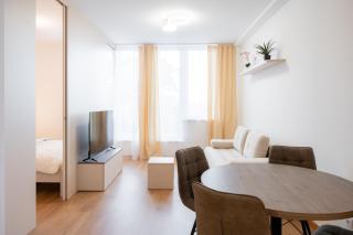 Castle Hill 2 Bedroom Apartment Free Parking - 2