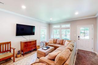 Hilltop Hideaway - 9