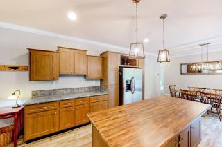 Hilltop Hideaway - 1