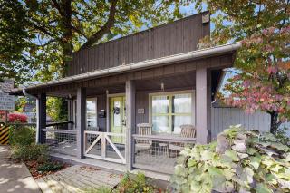 Sassafras Cottage - 0