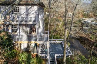 Creekside Lodge - 8