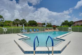 Golf On-Site! Extended Stay 4 Mi to Dtwn Naples - 8