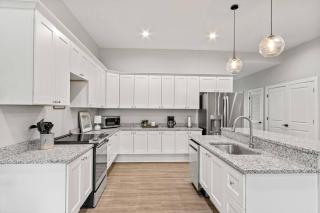 Modern Villa Great location Sleeps 8 - 4
