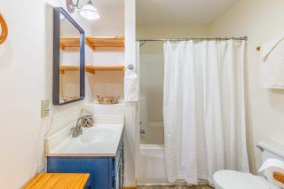 Tree Top Cabin - 2