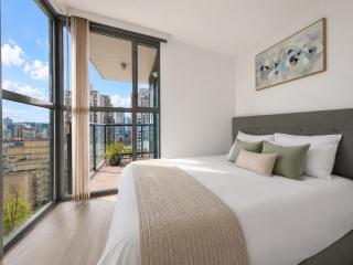 2BR Vancouver City Stay Minutes from FIFA 2026 at BC Place - 4