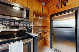 Boulder Ridge Cabin - 2