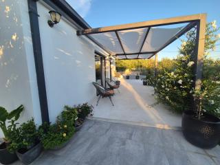 Olive Lounge House - 4