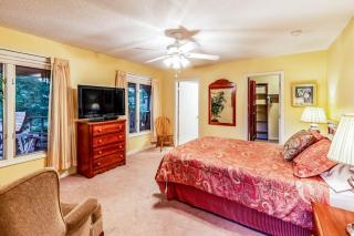 The Guest House at Big Bear Estates - 2