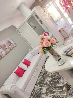 Pink House Apartment - 3