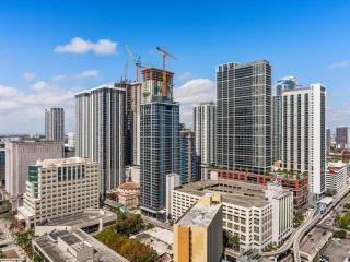 29th Floor Balcony Studio Miami Skyline Views - 8