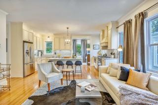 Modern Boston Condo near T - 0
