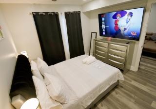 The Homey Suite - 1BR with Luxe Amenities - 1