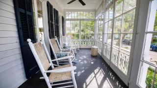 Victorian On North - 8