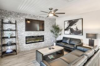 1 Mi to UNLV & Strip! Modern Vegas Condo - 5