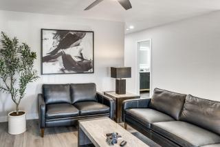 1 Mi to UNLV & Strip! Modern Vegas Condo - 4
