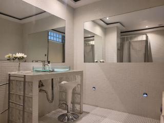Exclusive studio next to Gran Vía with a jacuzzi - 8