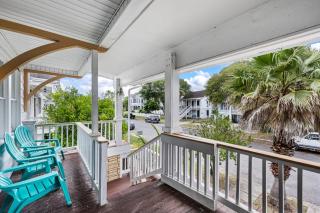 Historical Galveston Home - 2 min Drive to Sand and Seawall! - 3