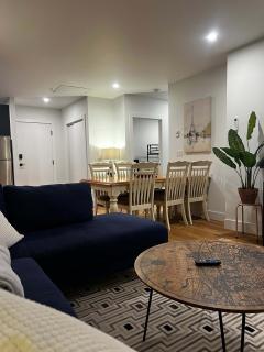 The Gallery, A Vibrant Downtown Art-Inspired Retreat for Groups, Unit 201 - 8