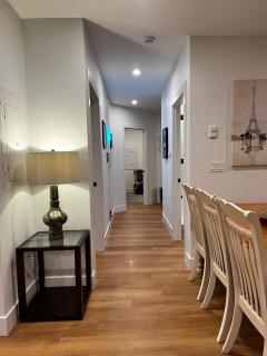 The Gallery, A Vibrant Downtown Art-Inspired Retreat for Groups, Unit 201 - 9