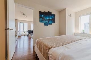Luxury Downtown Retreat Condo in Prime Location - 3