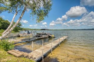 Charming Green Cabin with Dock, Kayaks, Round Lake Access, Minutes to Ludington - 6