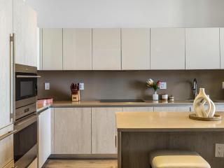 Ocean Front Corner 2 Bedroom Low Floor - 3