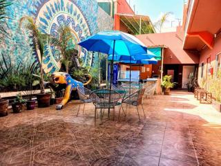 WHOST Hotel y Hostal - 4