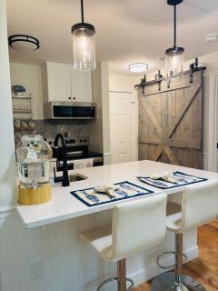 New Cape Cod Condo Near Beaches - 9