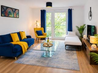 City Centre Contractors 2BR with Lift Parking Xscape MKTheatre wilan lake Campbell Park - 1
