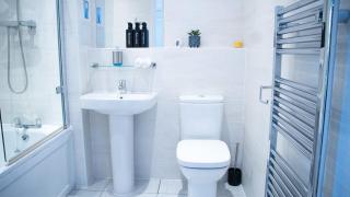 City Centre Contractors 2BR with Lift Parking Xscape MKTheatre wilan lake Campbell Park - 4