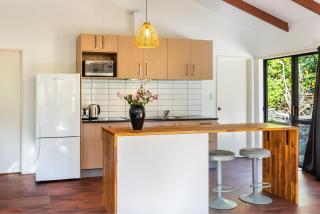 Kereru Garden Cottage - 7