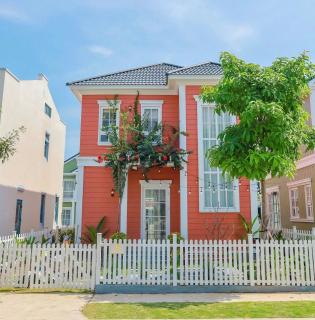 Biệt thự 4 phòng ngủ - Cạnh bể bơi Novaworld Phan Thiết - 1