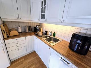 Spacious 3 Bedroom next to Thon Hotel, Storsenter Shopping, and 15 minutes to Oslo - 5