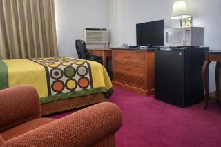 Algona Inn - 2