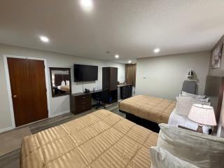 Perth Plaza Inn & Suites - 2