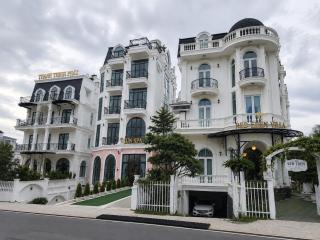 Căn hộ 2 phòng ngủ view đẹp gần trung tâm - 9