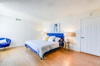 Nautical 2 Bedroom with Beautiful Ocean Views - 7